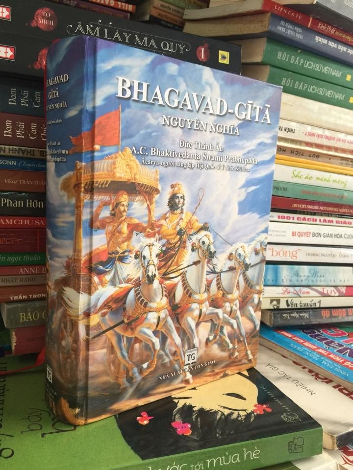 Bhagavad-Gita-Nguyen-Nghia-Chi-Ton-Ca-–-A.C.-Bhaktivedanta-Swami-Prabhupada.jpg