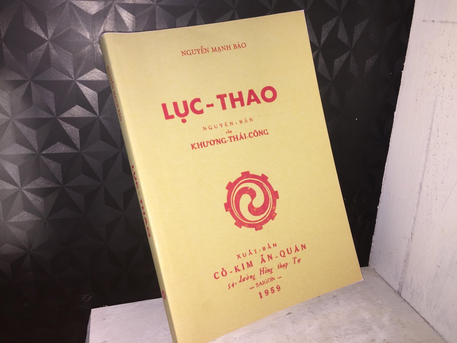 Luc-Thao-Cua-Khuong-Tu-Nha-Nguyen-Manh-Bao-Dich.jpg