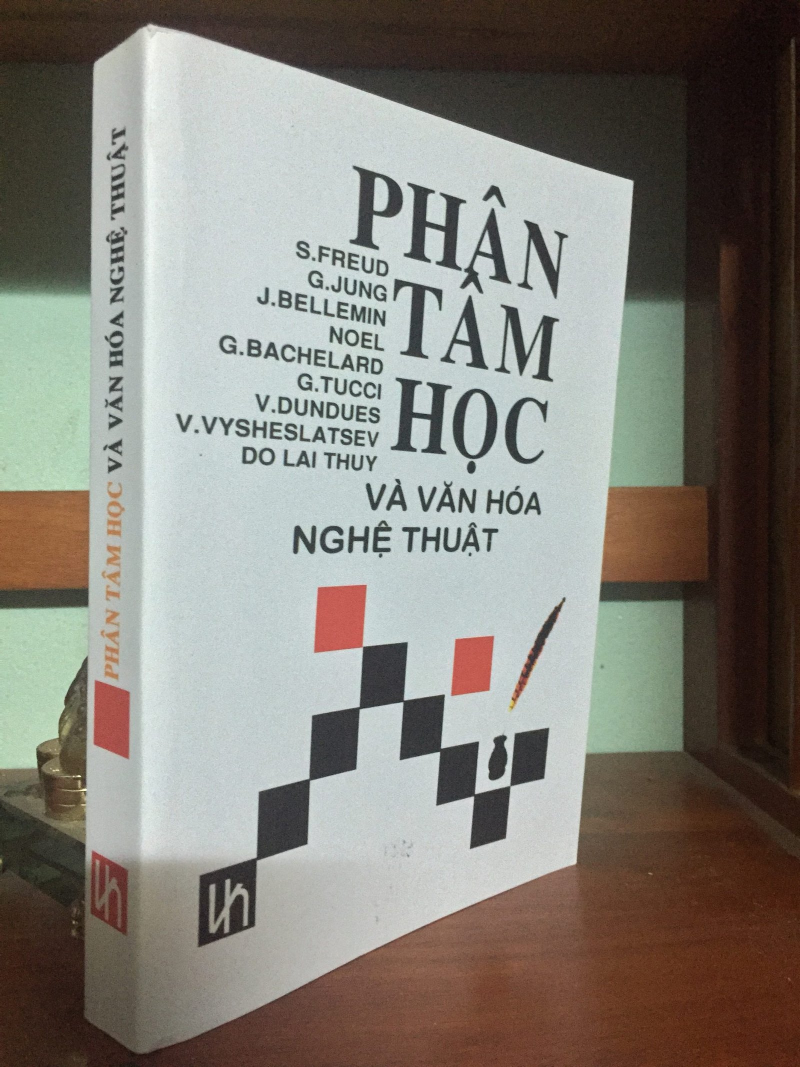 Phan-Tam-Hoc-Va-Van-Hoa-Nghe-Thuat.jpg