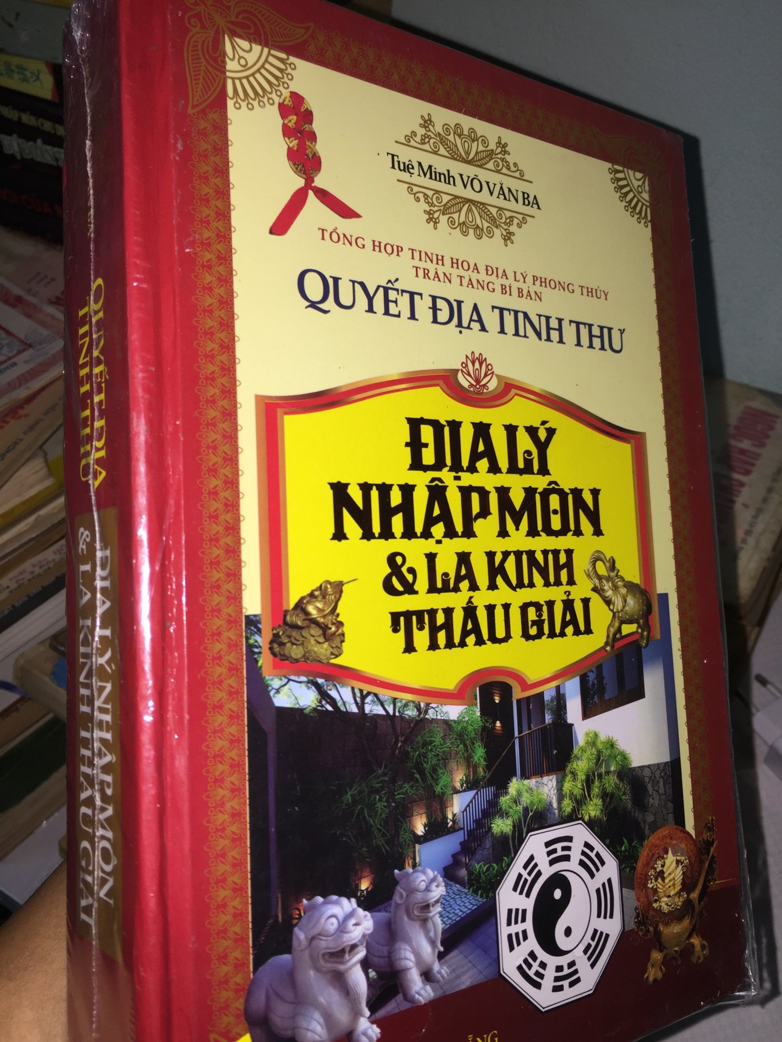 Quyet-Dia-Tinh-Thu-Dia-Ly-Nhap-Mon-Va-La-Kinh-Thau-Giai.jpg