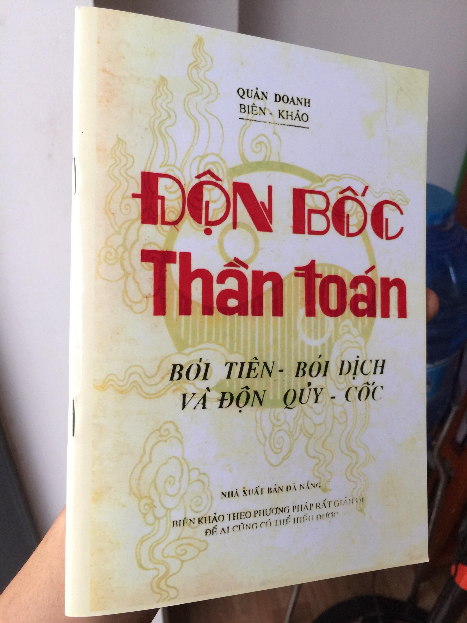 n-Boc-Than-Toan-Boi-Tien-Boi-Dich-Don-Quy-Coc-Quan-Doanh.jpg