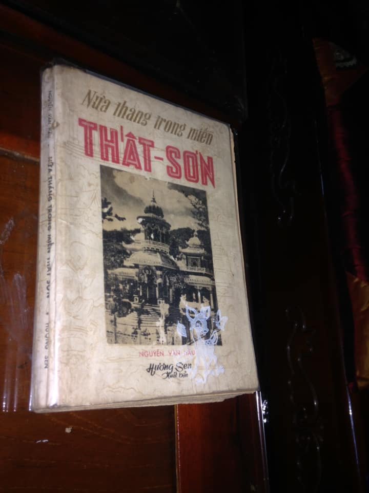 nua-thang-trong-mien-that-son.jpg