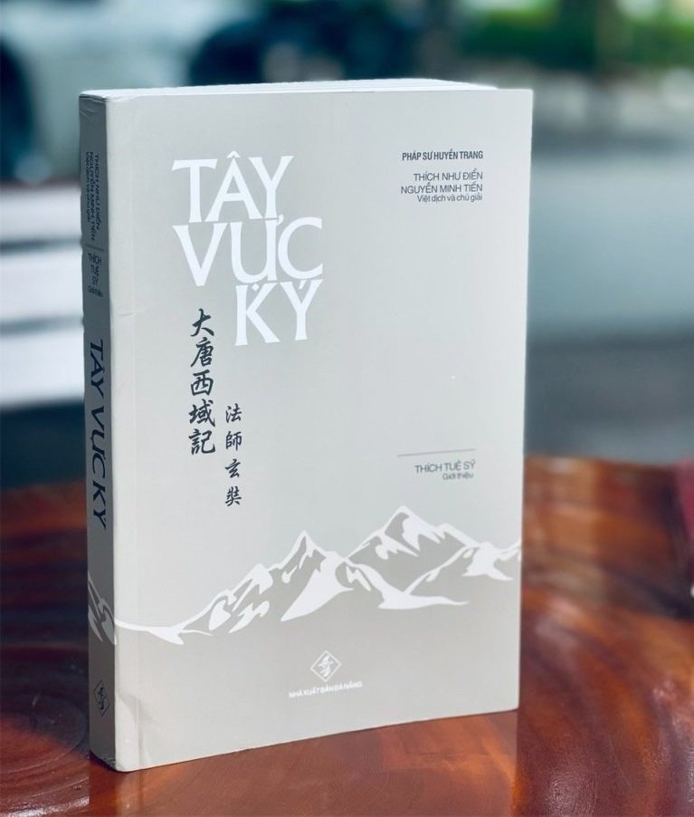 Tay-Vuc-Ky-Phap-su-Huyen-Trang.jpg