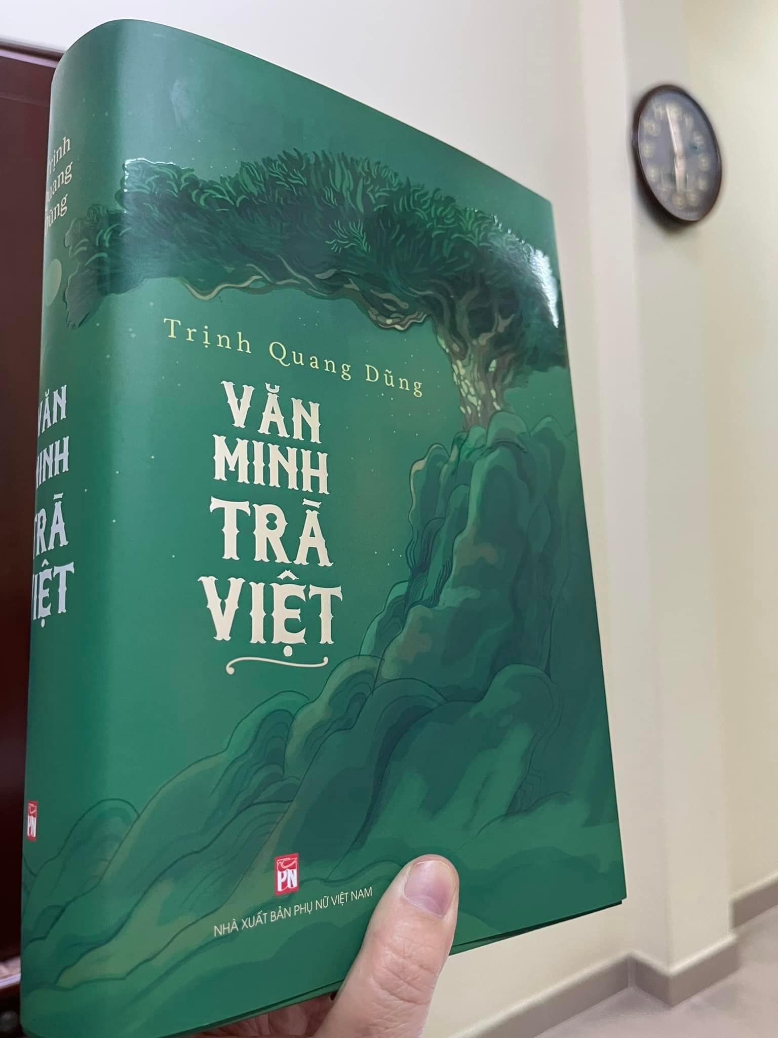 Van-Minh-Tra-Viet.jpg