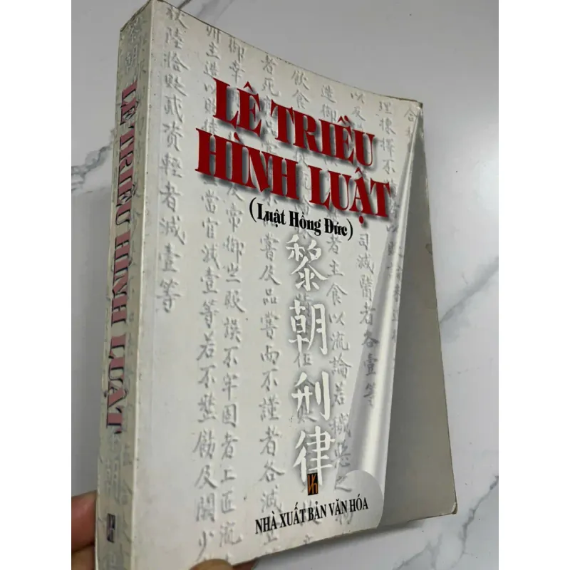 Le-Trieu-Hinh-Luat.webp